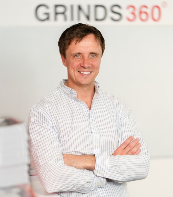 Ronan Murdock is the founder of Grinds360 and teaches Irish