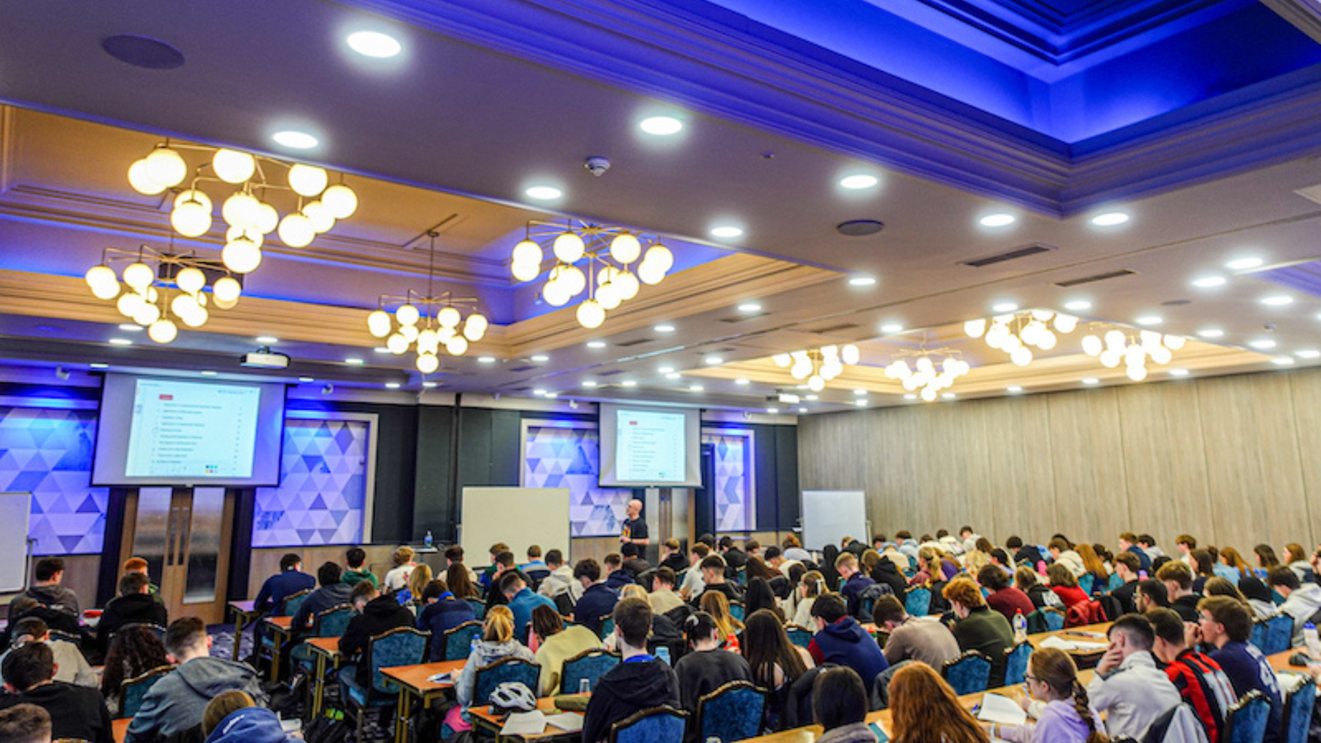 Rob Browne delivering Leaving Cert Maths Grinds in Dublin in the Stillorgan Park Hotel